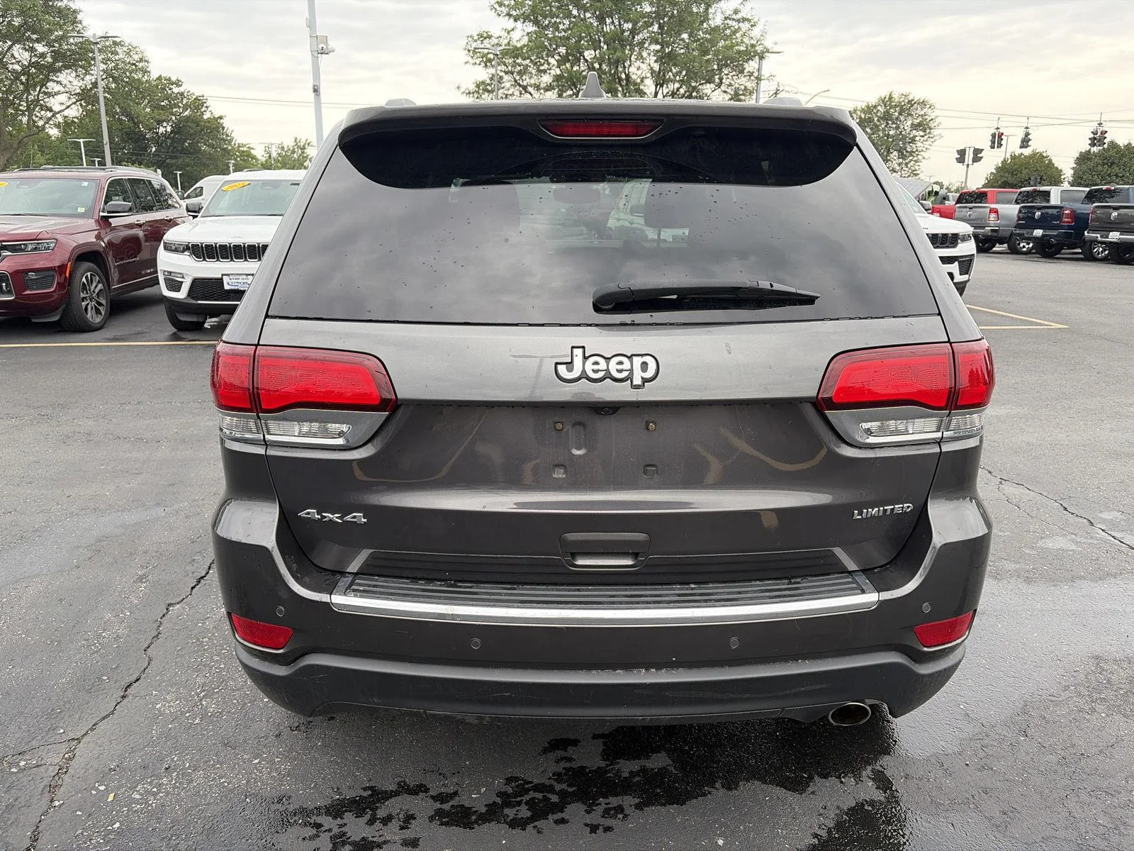 Used 2021 Granite Crystal Metallic Clearcoat Jeep Limited image 6