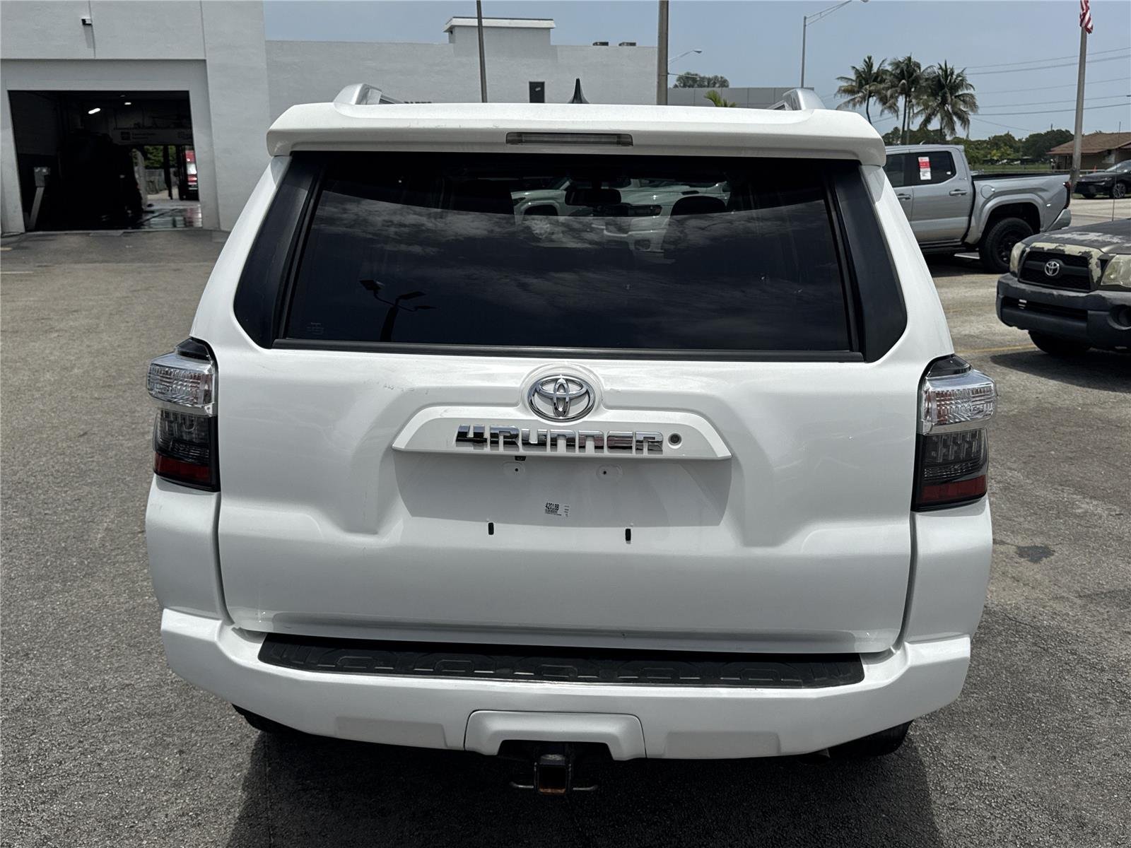 Used 2018 Super White Toyota SR5 Premium image 5