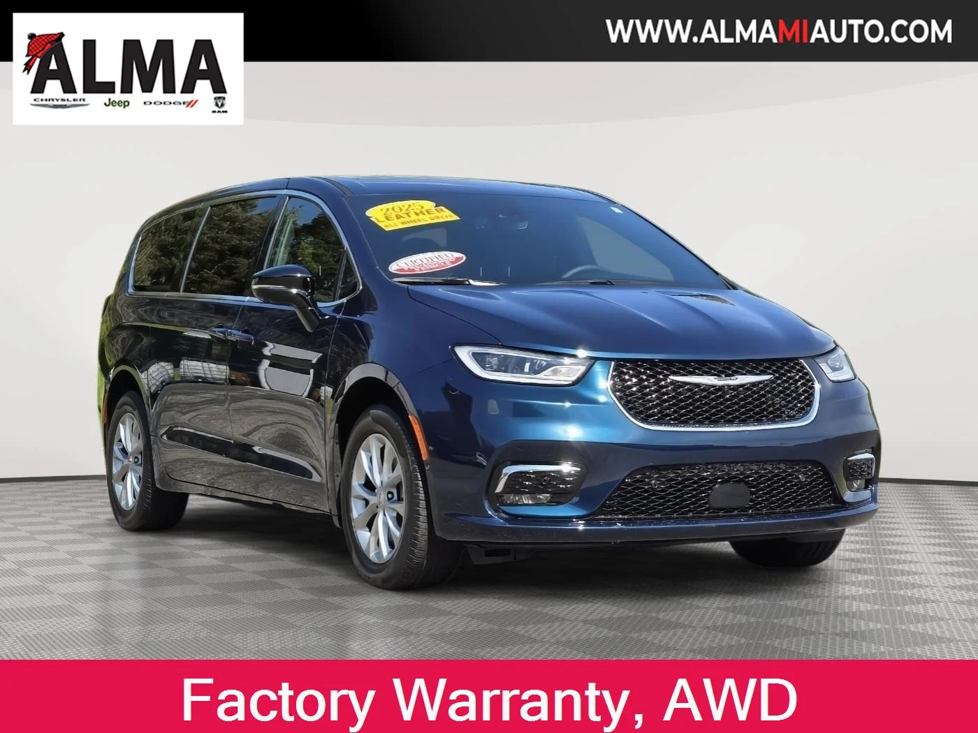 2025 Chrysler Pacifica Select AWD's photo