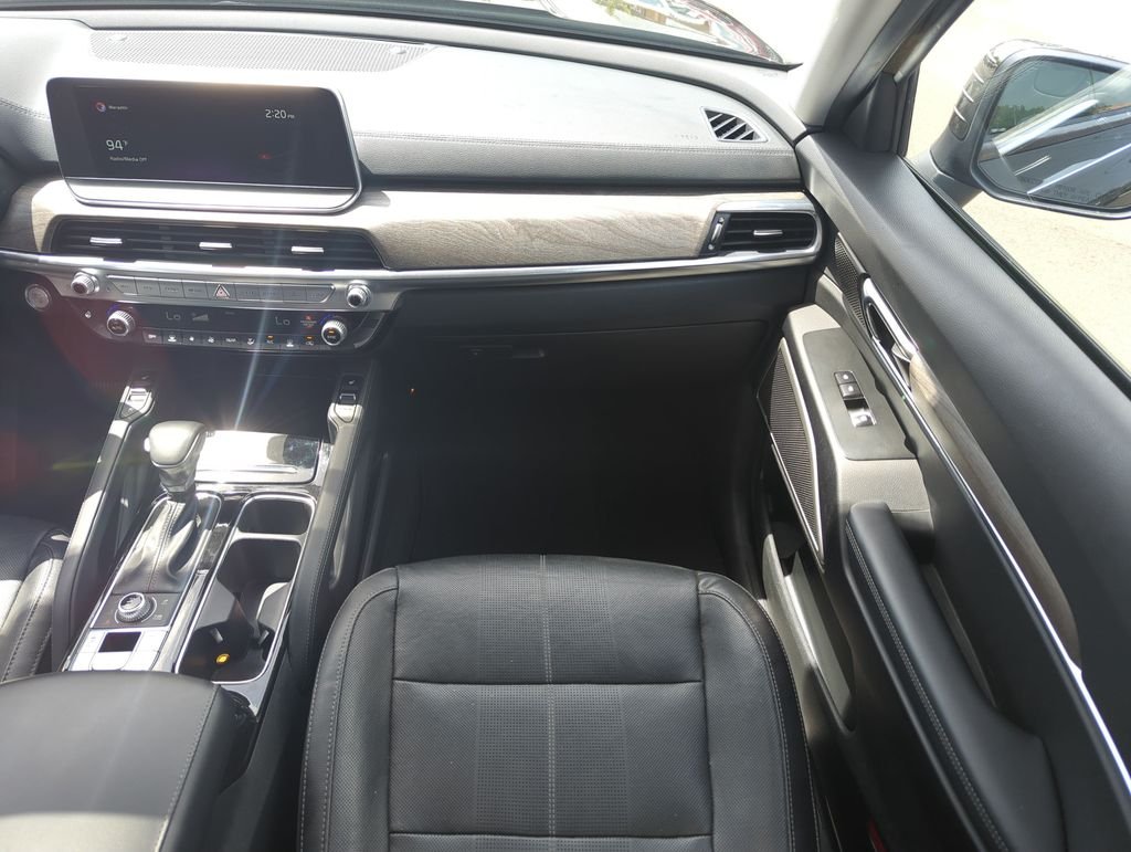 Used 2021 Green Kia EX image 16