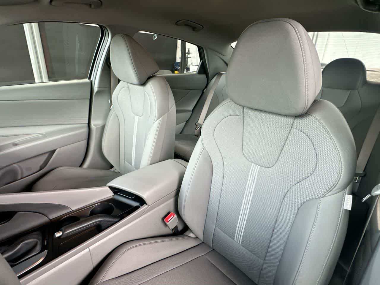Certified Used 2025 Amazon Gray Hyundai SE image 14