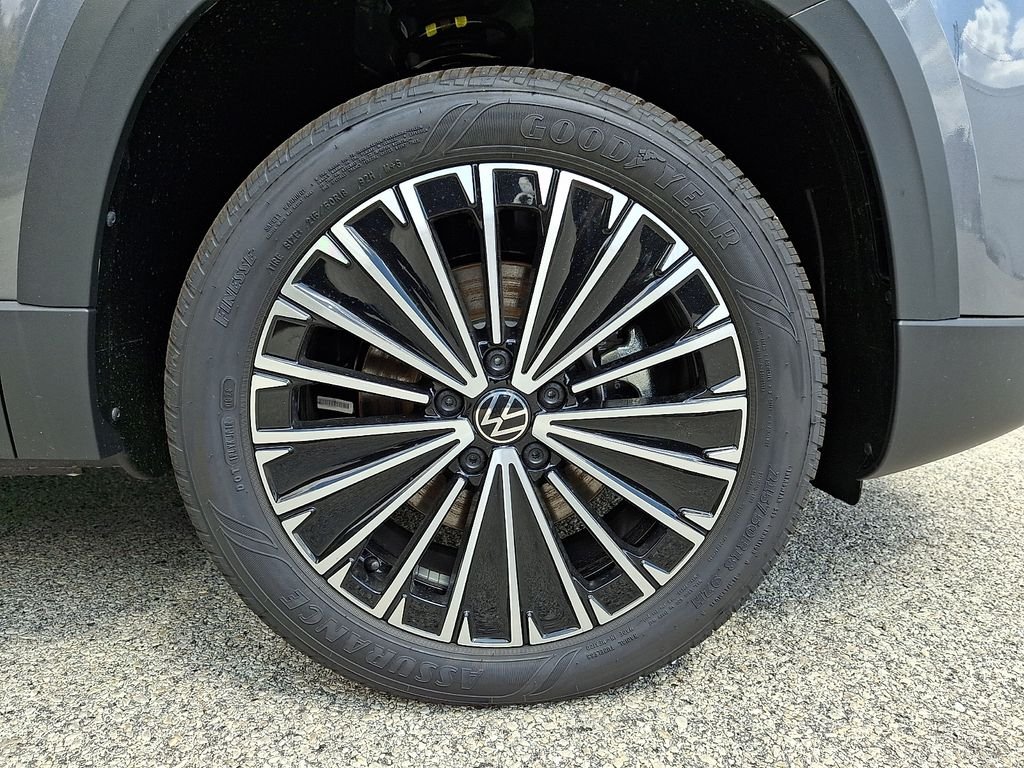 New 2026 Gray Volkswagen 1.5T SE image 5