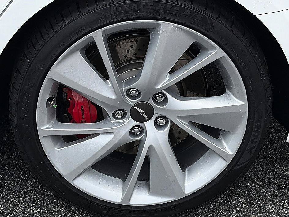 Used 2023 Uyuni White Genesis 3.3T image 6