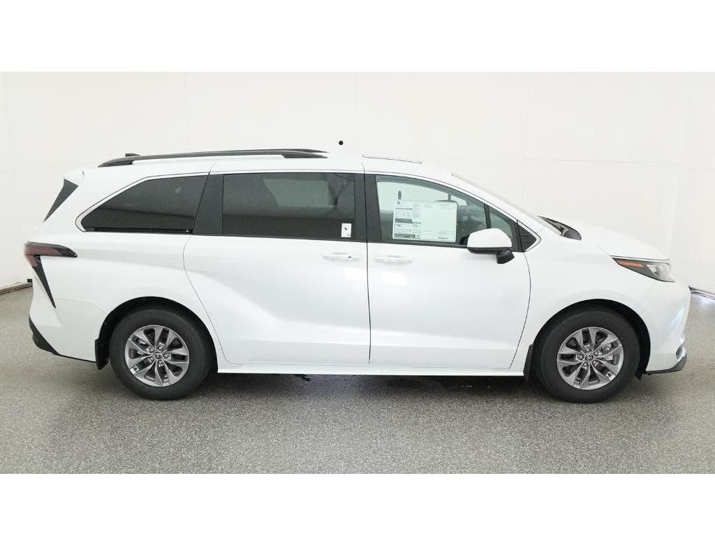 New 2026 Wind Chill Pearl Toyota XLE image 11