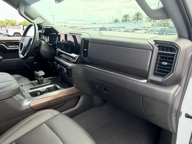 Used 2024 White Chevrolet RST image 17