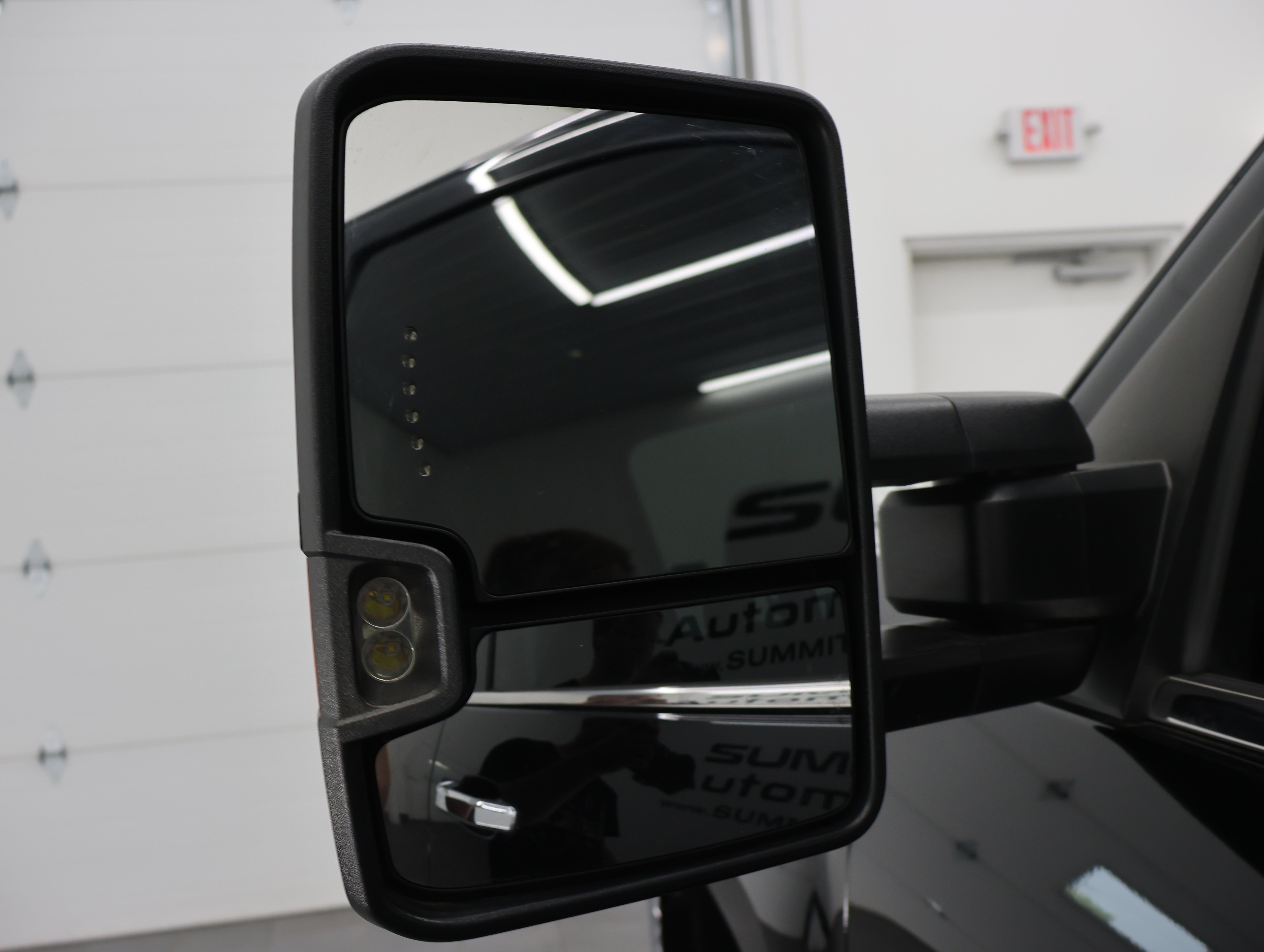 Used 2017 Black Chevrolet 4x4 Crew Cab LTZ DRW: CREW-LONG-DRW-LTZ-6.6L L5P DIESEL-NAV-HEAT/COOL SEATS-BACKUP CAM image 37