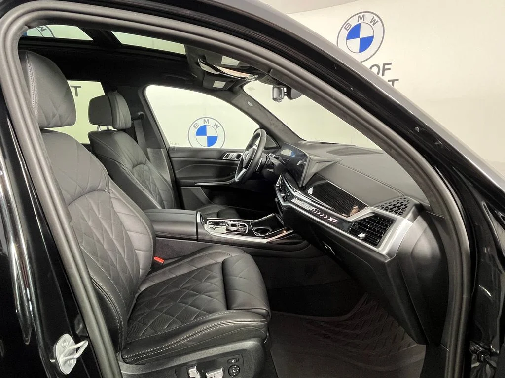 Certified Used 2025 Black Sapphire Metallic BMW xDrive40i image 25