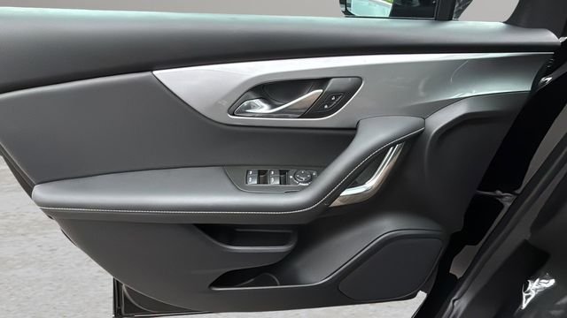 Used 2025 Black Chevrolet LT image 17