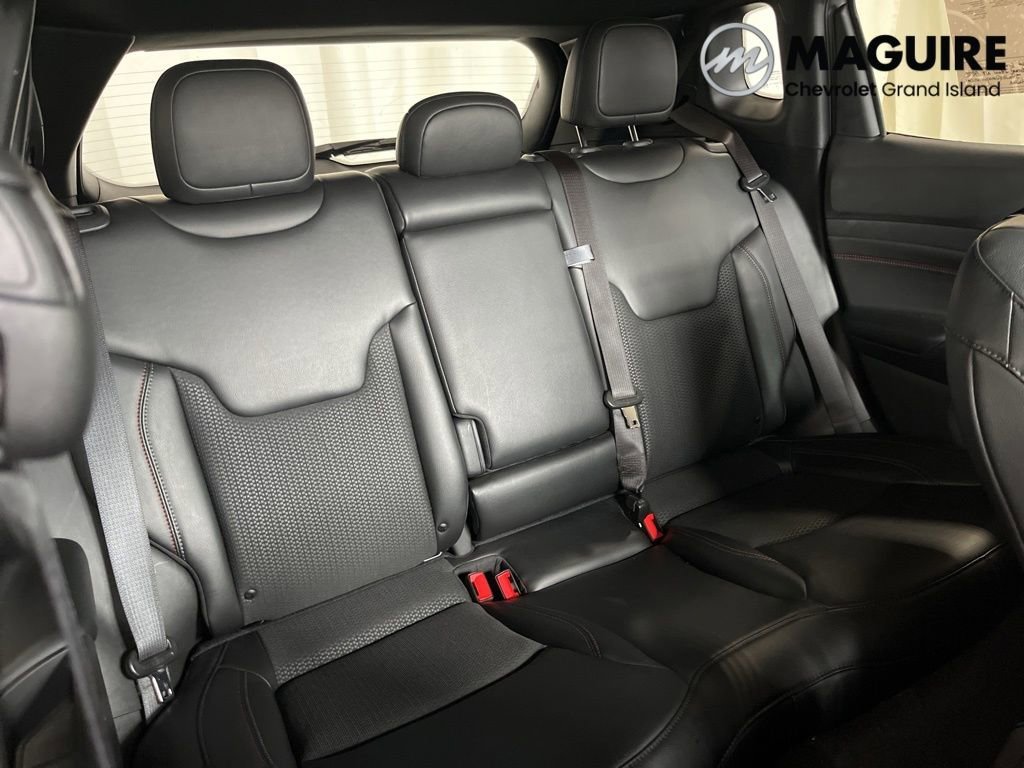 Used 2023 Silver Jeep Trailhawk image 31