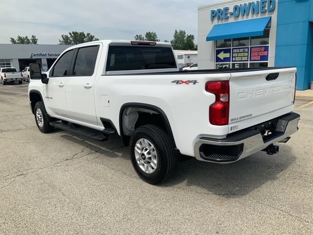 Used 2024 Summit White Chevrolet LT image 3