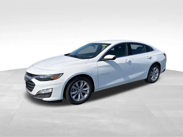 Used 2025 Summit White Chevrolet 1LT image 1