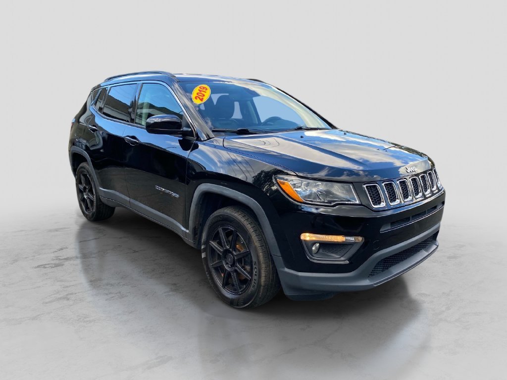 Used 2019 Black Jeep Latitude image 11