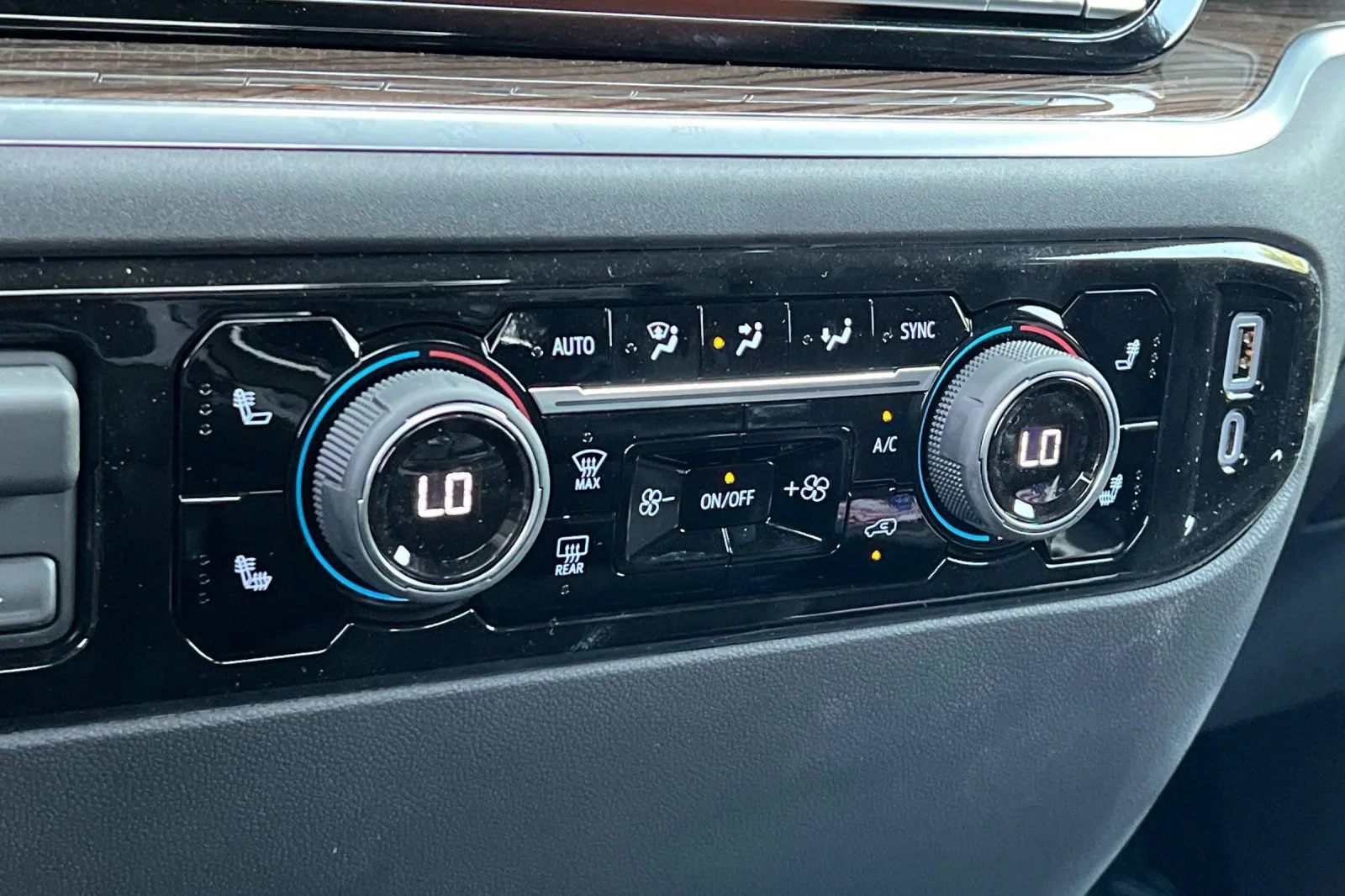 New 2026 Sterling Gray Metallic Chevrolet LT (2FL) image 19