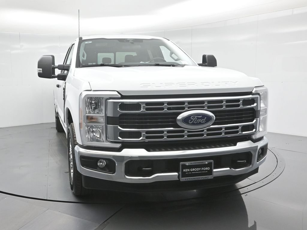 New 2026 Oxford White Ford XLT image 21