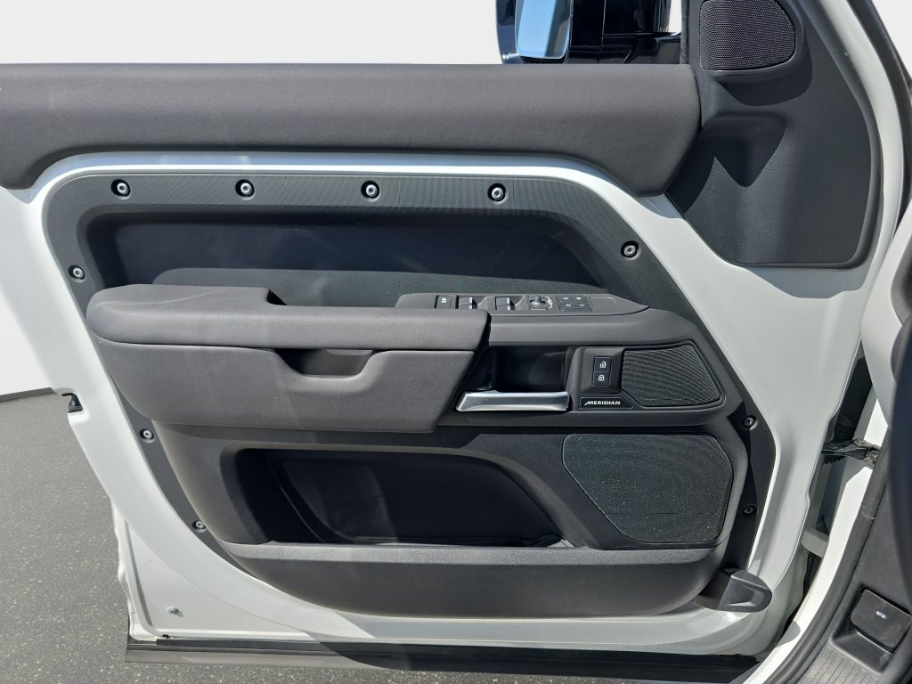 Certified Used 2025 White Land Rover S image 27