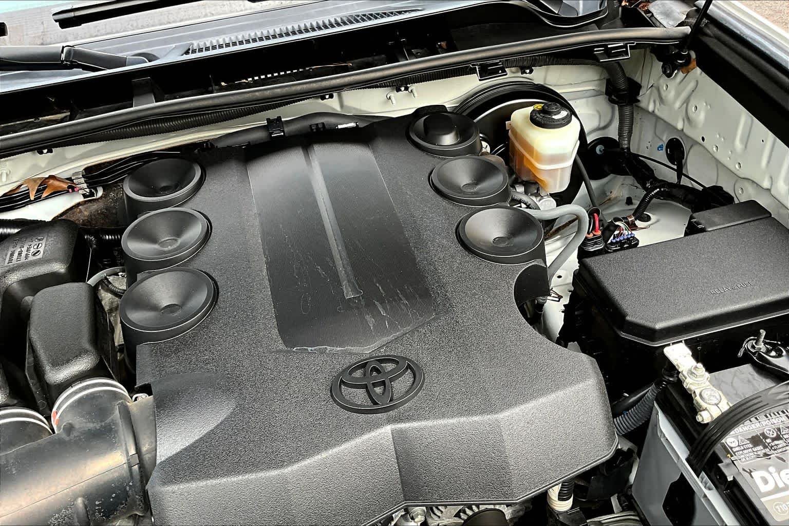 Used 2019 Super White Toyota SR5 image 32