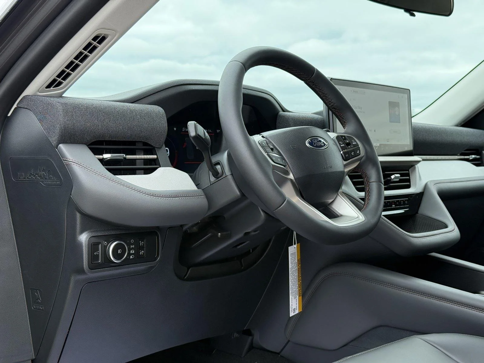 New 2026 Carbonized Gray Metallic Ford Active w/100A Pkg image 13