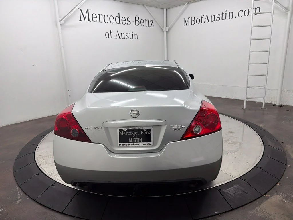 Used 2009 Silver Nissan 3.5 SE image 4