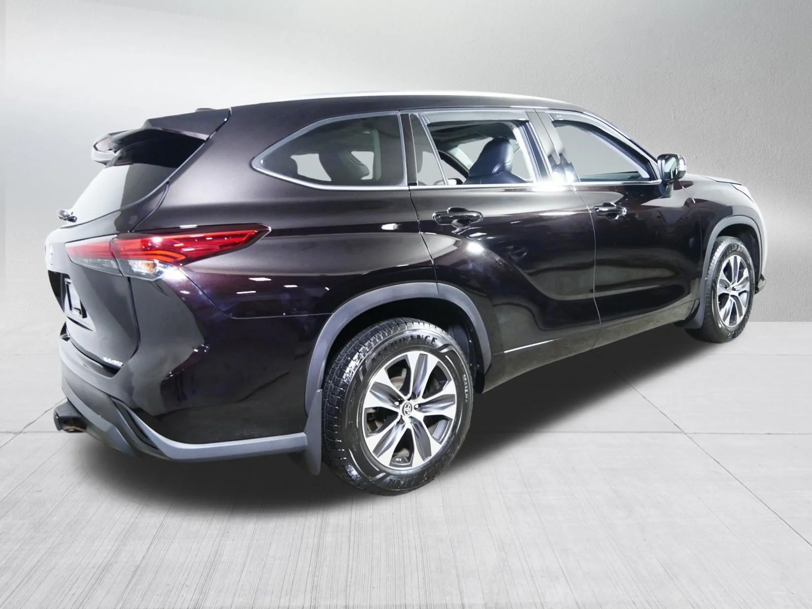 Used 2020 Opulent Amber Toyota XLE image 7