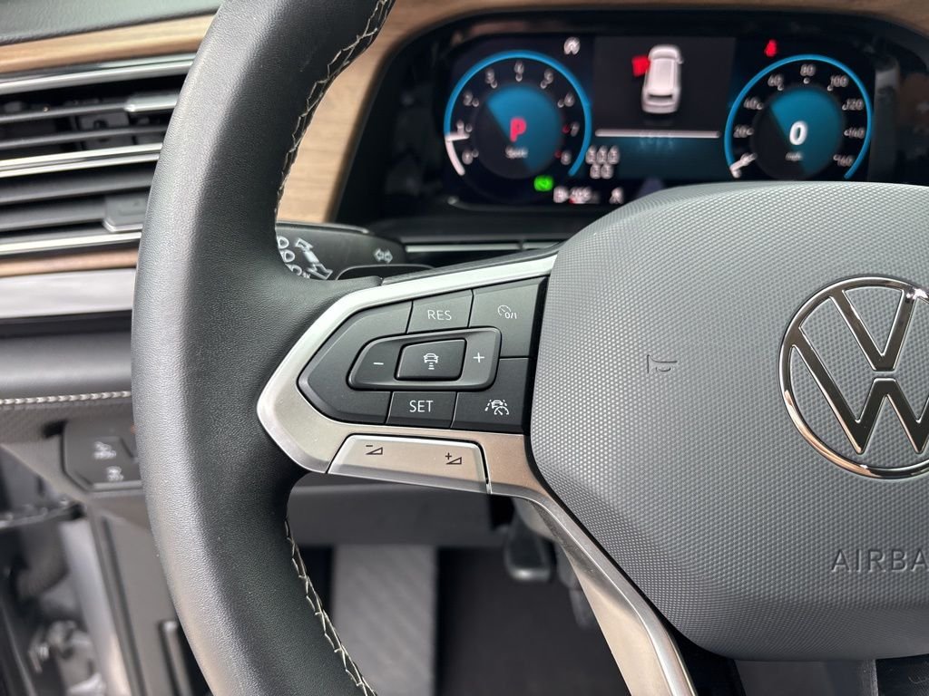 2024 Volkswagen Atlas SE w/Tech - Photo 10