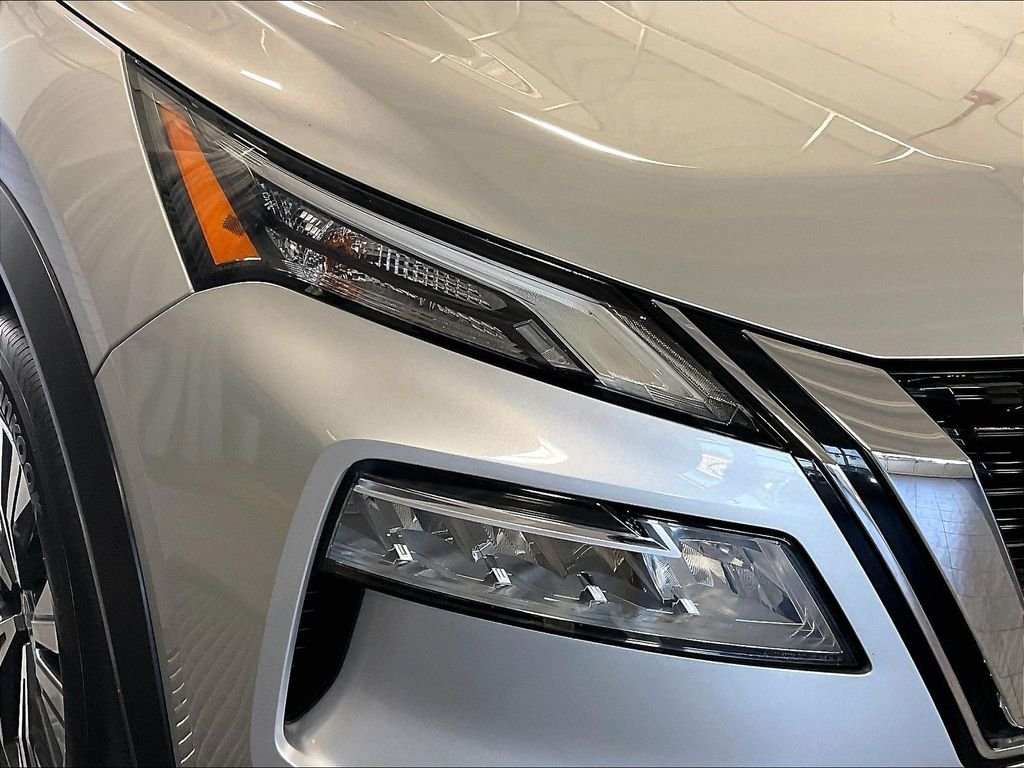 Used 2023 Silver Nissan SV image 32