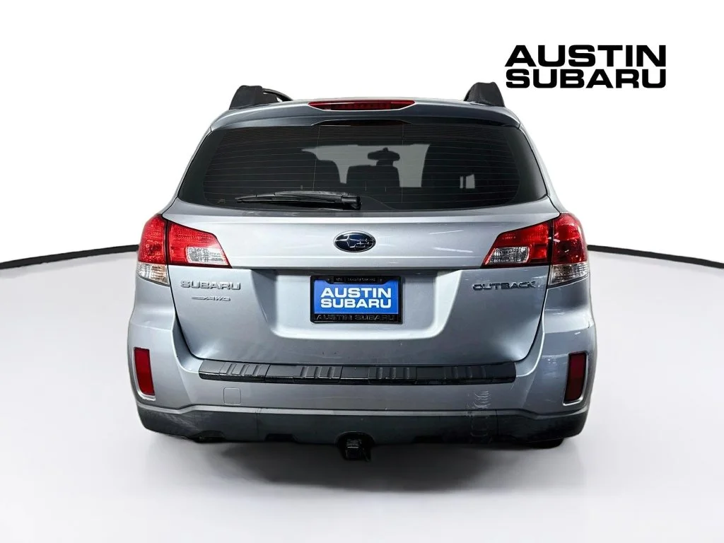 Used 2013 Silver Subaru 2.5i image 6