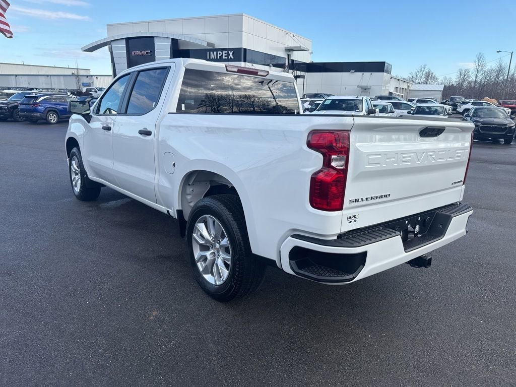 View vehicle photo 3