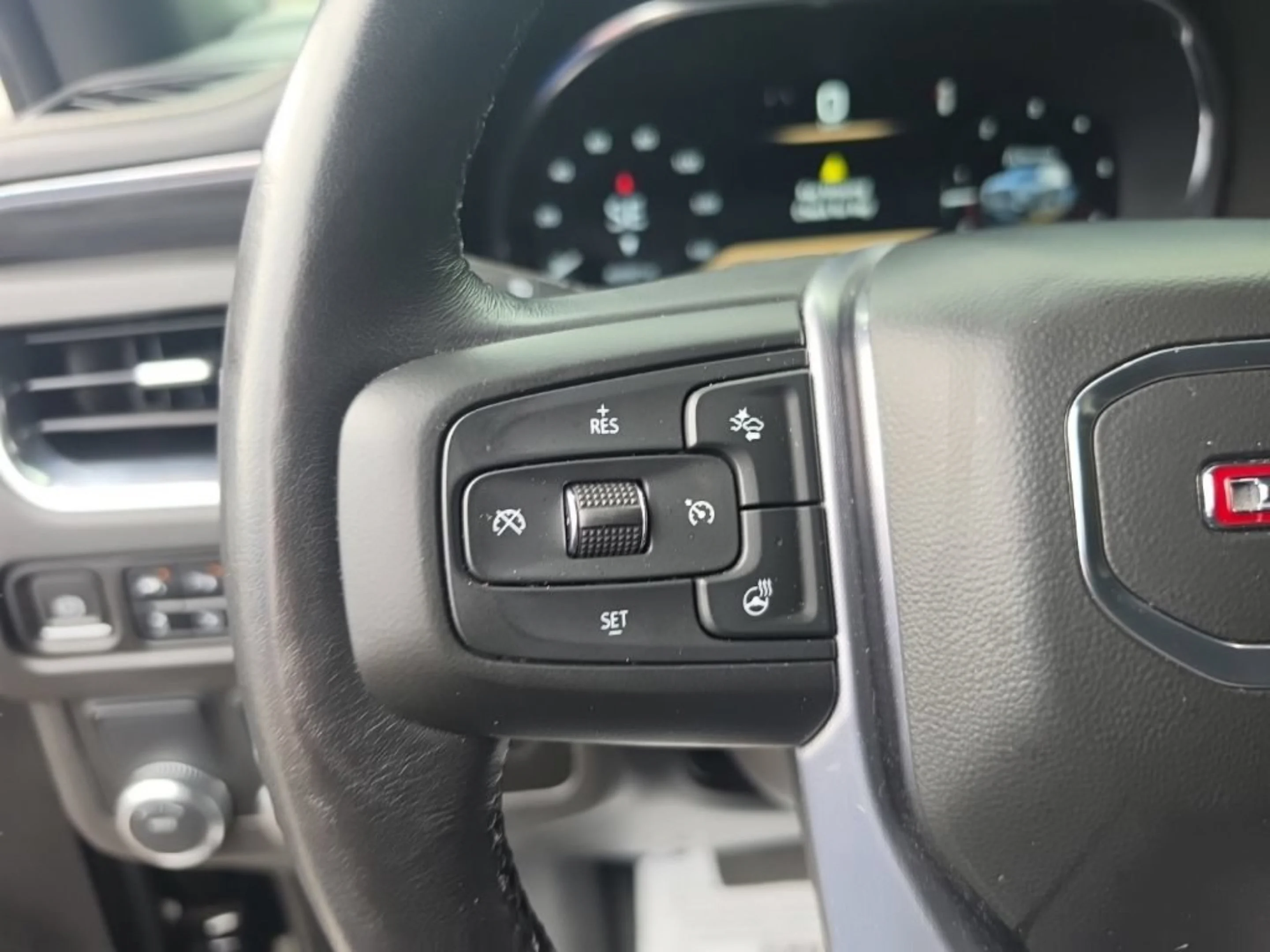 Used 2022 Onyx Black GMC SLT image 13