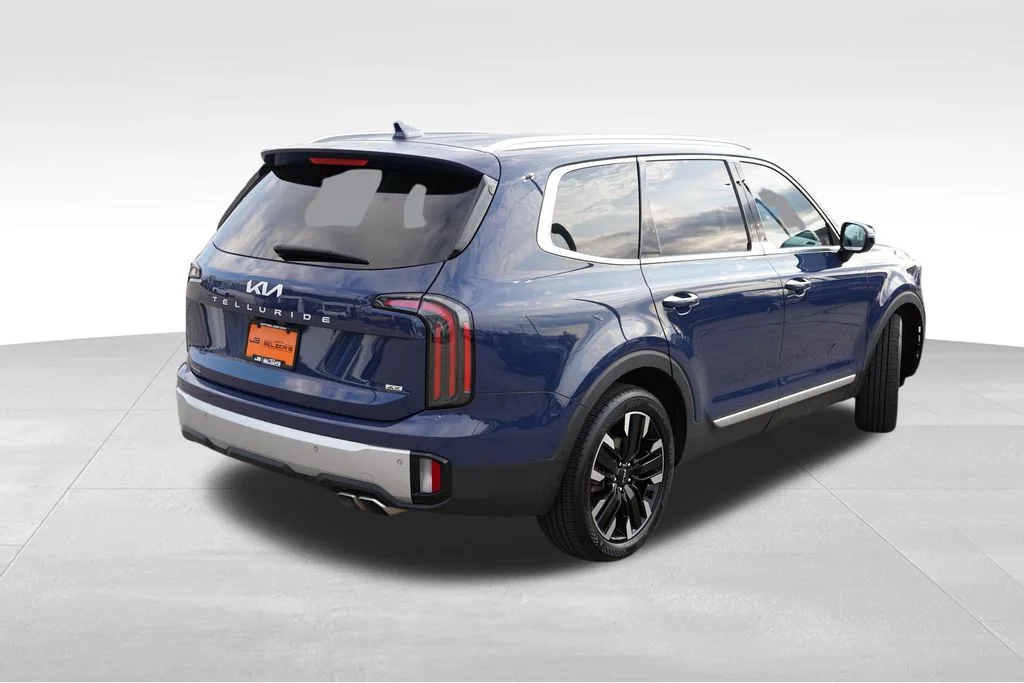 Certified Used 2024 Midnight Lake Blue Kia SX image 5