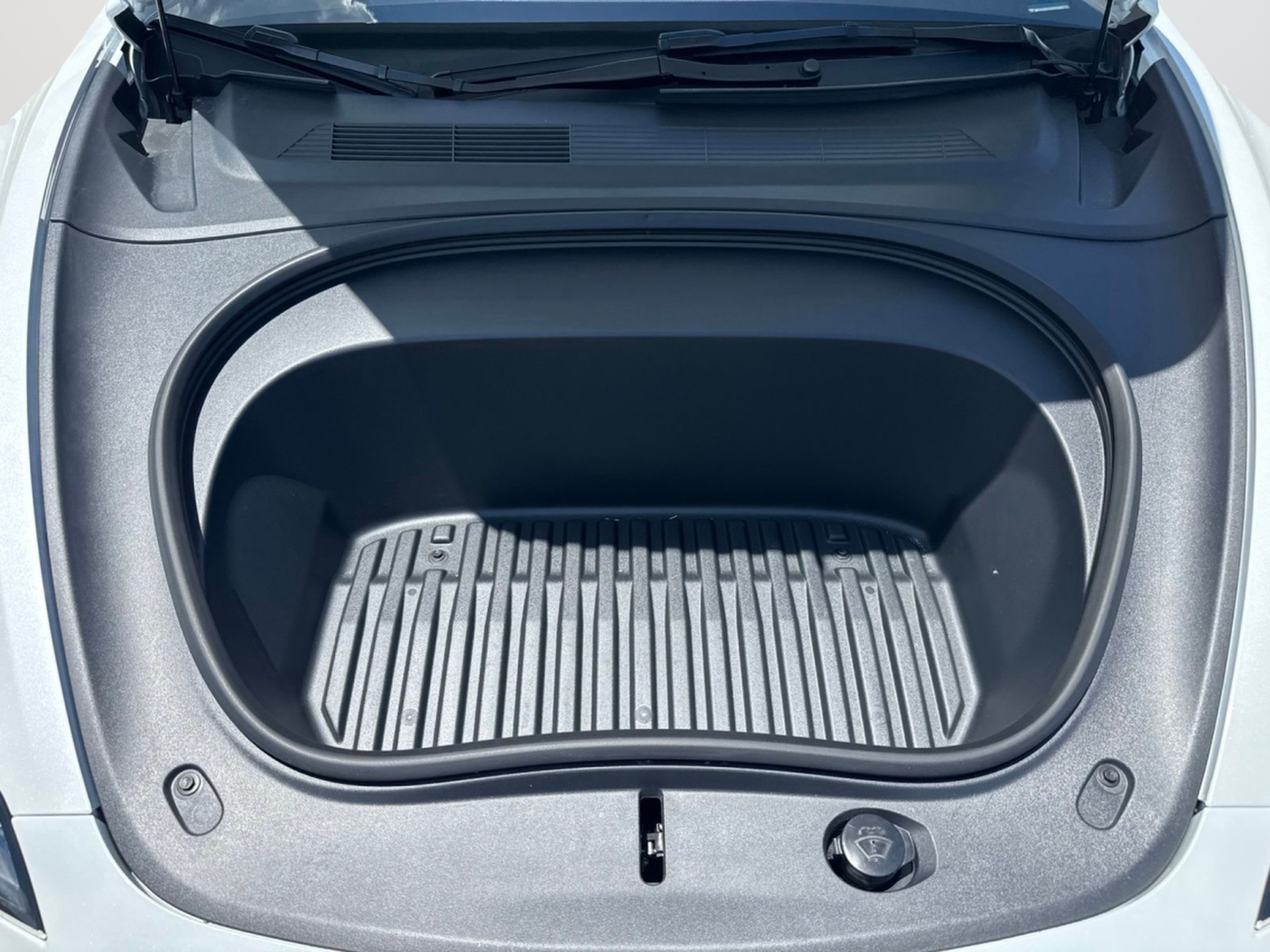 Used 2025  Tesla Long Range image 44