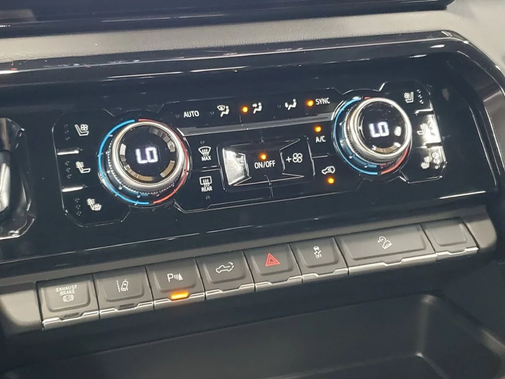 2026 GMC Sierra 2500HD AT4 - Photo 17