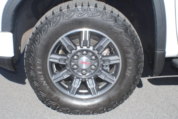 Certified Used 2024 Summit White GMC AT4 image 5