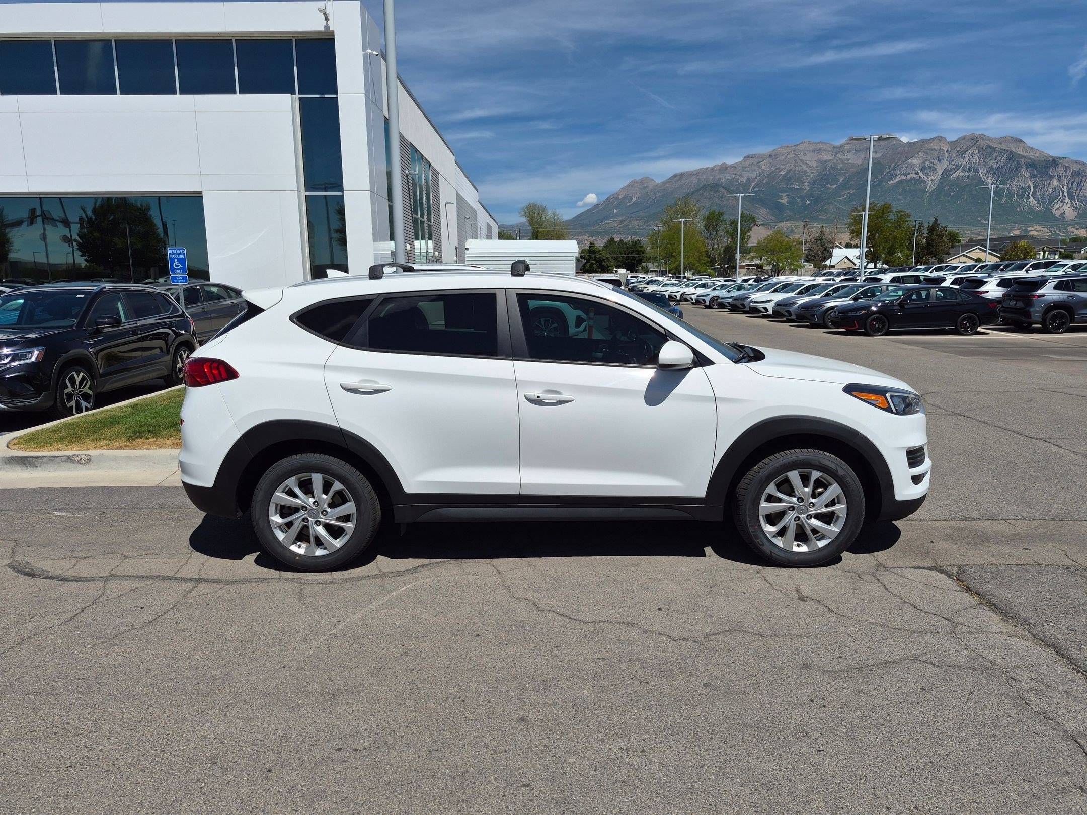 Used 2021 Winter White Hyundai Value image 3