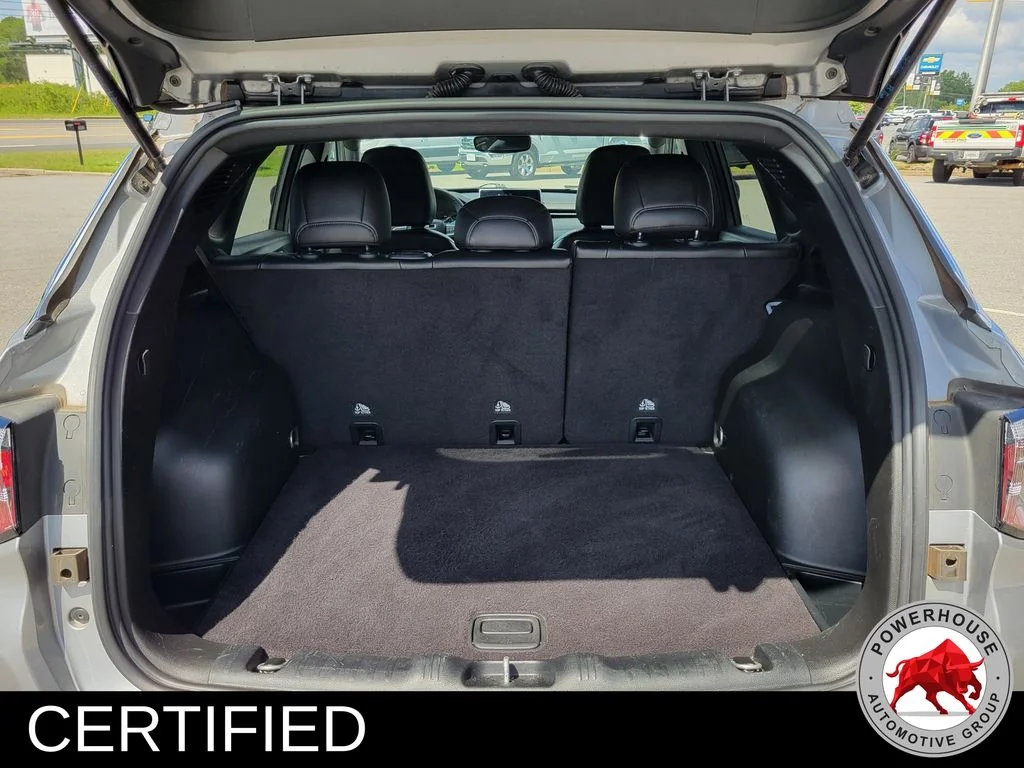 Used 2024  Jeep Latitude image 13