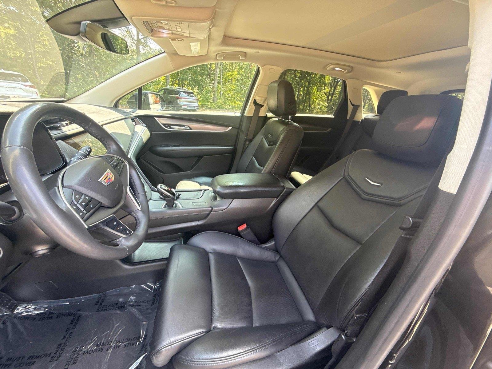 Used 2017 Stellar Black Metallic Cadillac Luxury FWD image 11