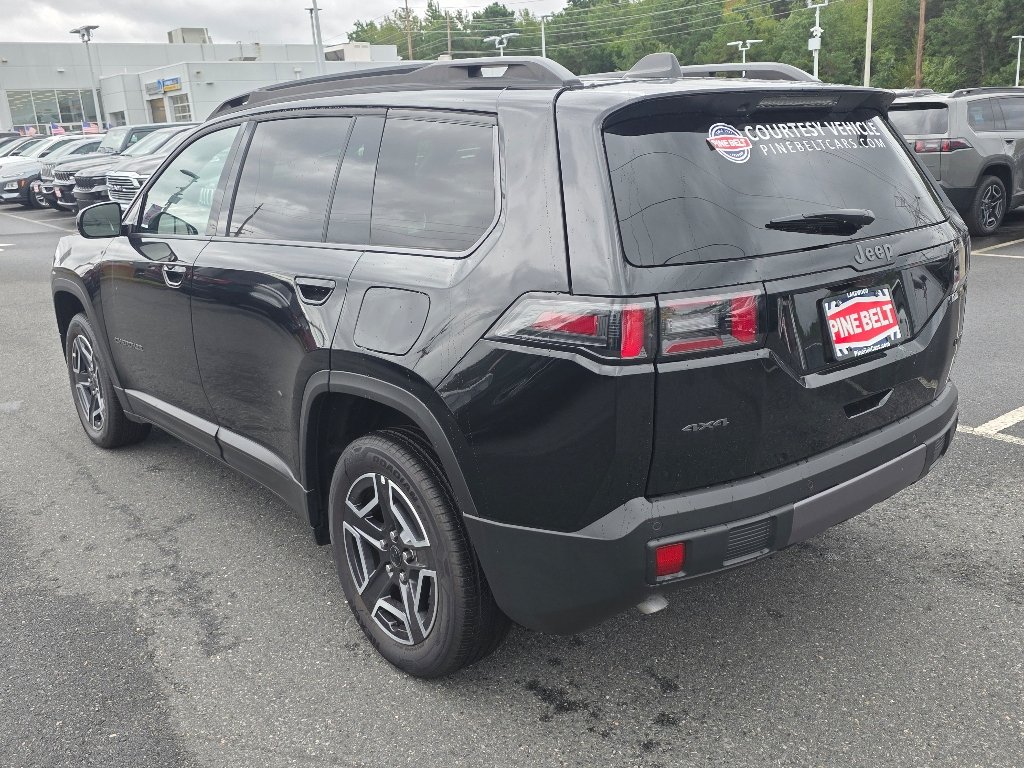 Used 2026 Diamond Black Crystal Pearl Coat Jeep Limited image 13
