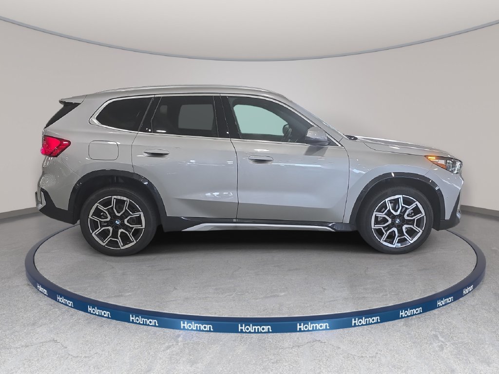 Used 2026 Space Silver Metallic BMW xDrive28i image 4