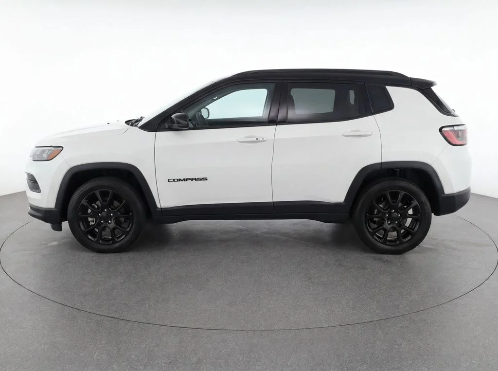 Used 2023 White Jeep Altitude image 6