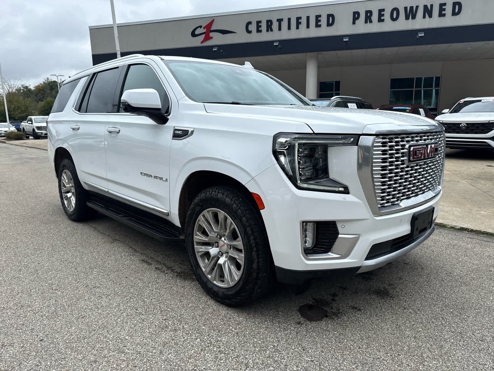 Used 2024 Summit White GMC Denali image 1