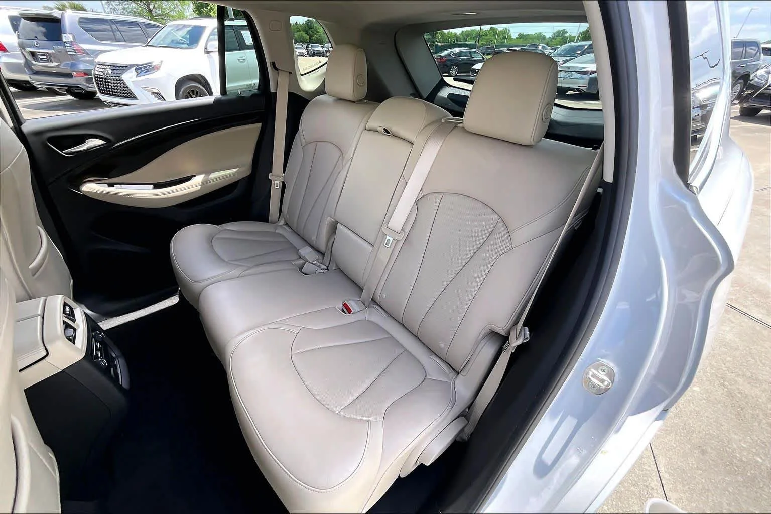 Used 2019 Summit White Buick Premium image 18