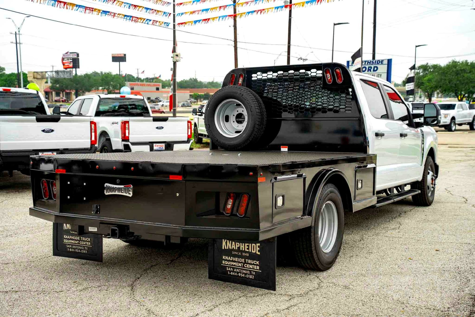 New 2026 Oxford White Ford XL image 4