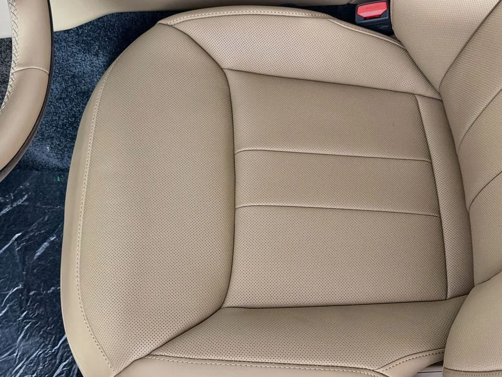 New 2026 Santorini Black Land Rover SE image 20