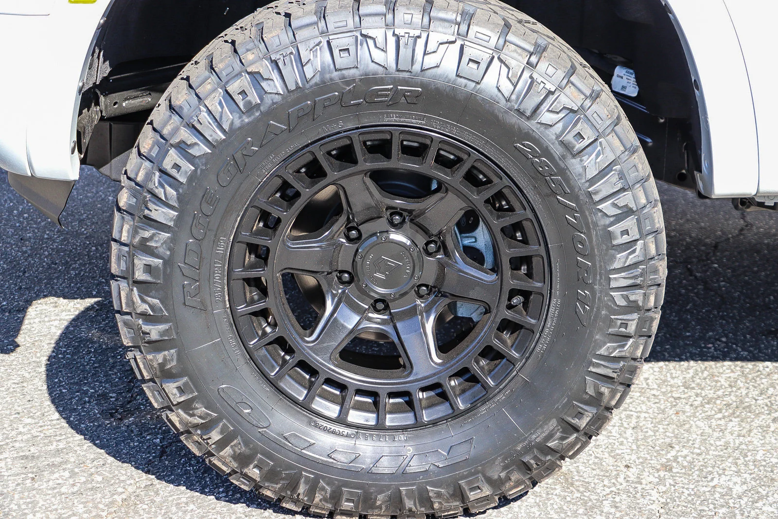 New 2026 Avalanche Ford XLT image 11