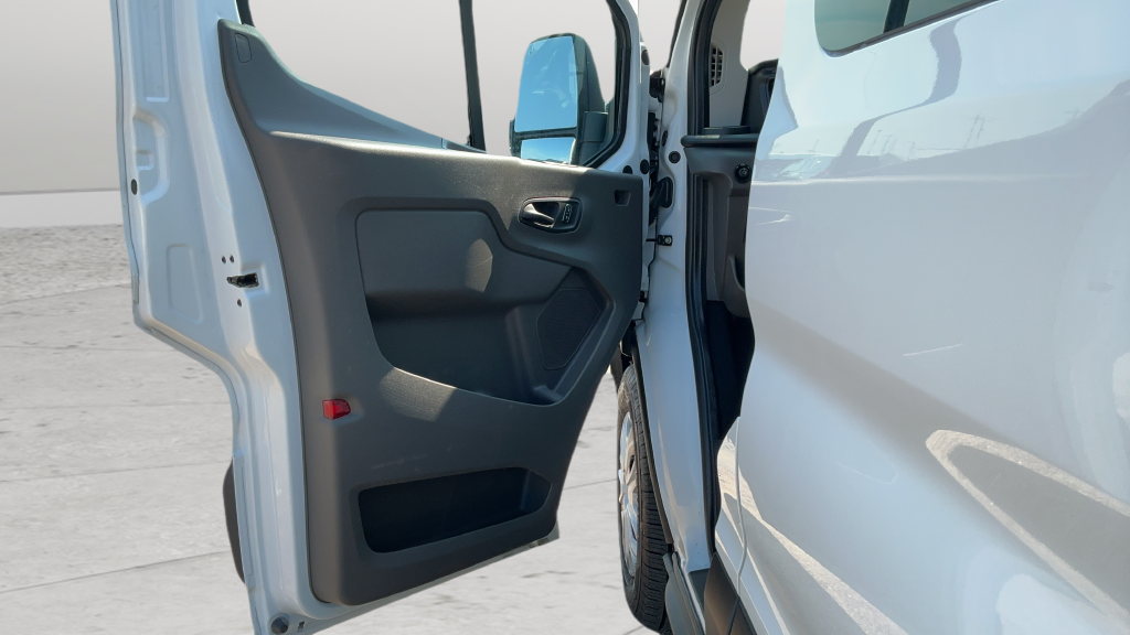 2023 Ford Transit Passenger Van XLT - Photo 15