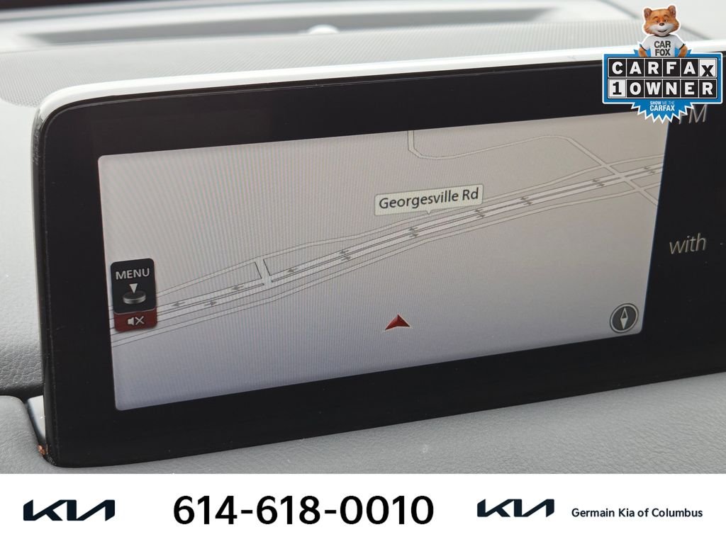 Used 2021 White Mazda Signature image 30