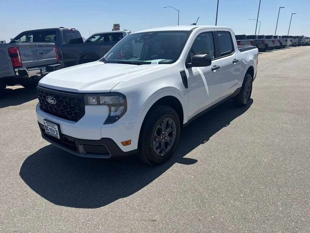 Used 2026 Oxford White Ford XLT image 3