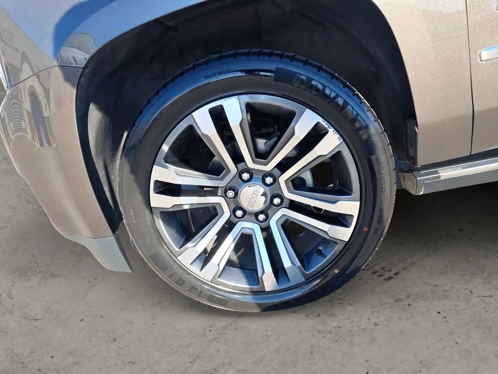 Used 2019 SMOKEY QUARTZ METALLIC GMC Denali image 14