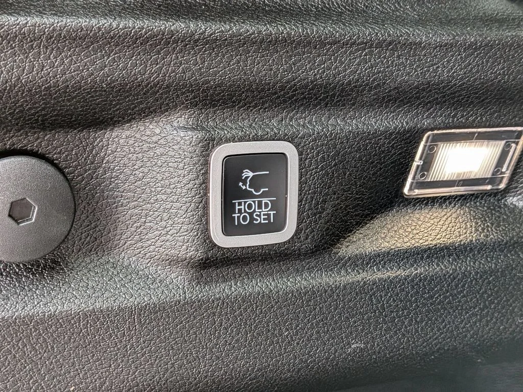 Used 2025 Silver Jeep Limited image 10