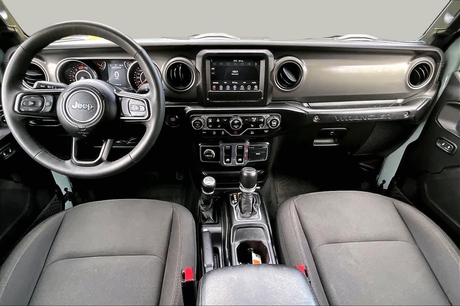 Used 2023 Earl Clearcoat Jeep Sport S image 16