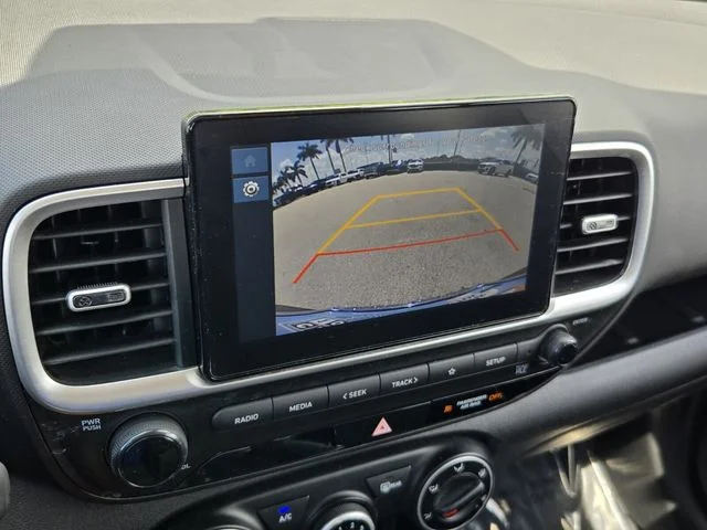 Used 2025 Silver Hyundai SE image 18